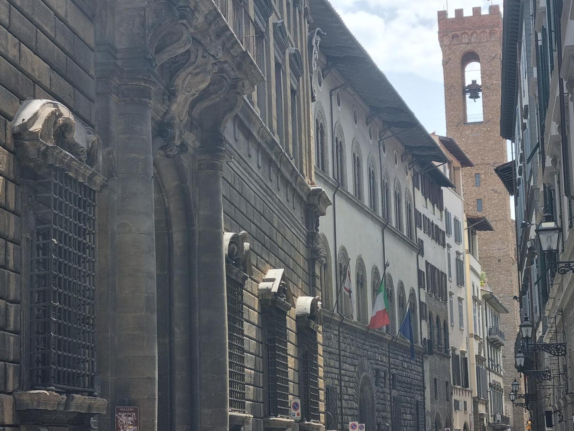 La Sede Dell'Arte Monolocale Studio E Camere In Torre Medievale Vicino A Duomo E Piazza Signoria Florença Exterior foto