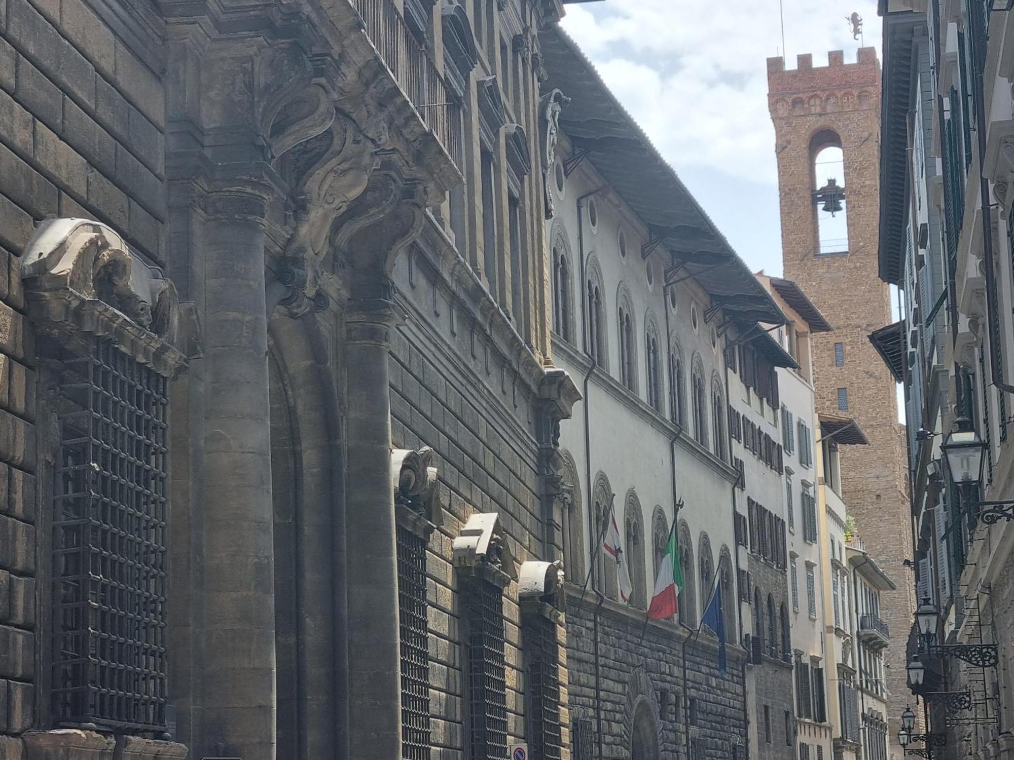 La Sede Dell'Arte Monolocale Studio E Camere In Torre Medievale Vicino A Duomo E Piazza Signoria Florença Exterior foto
