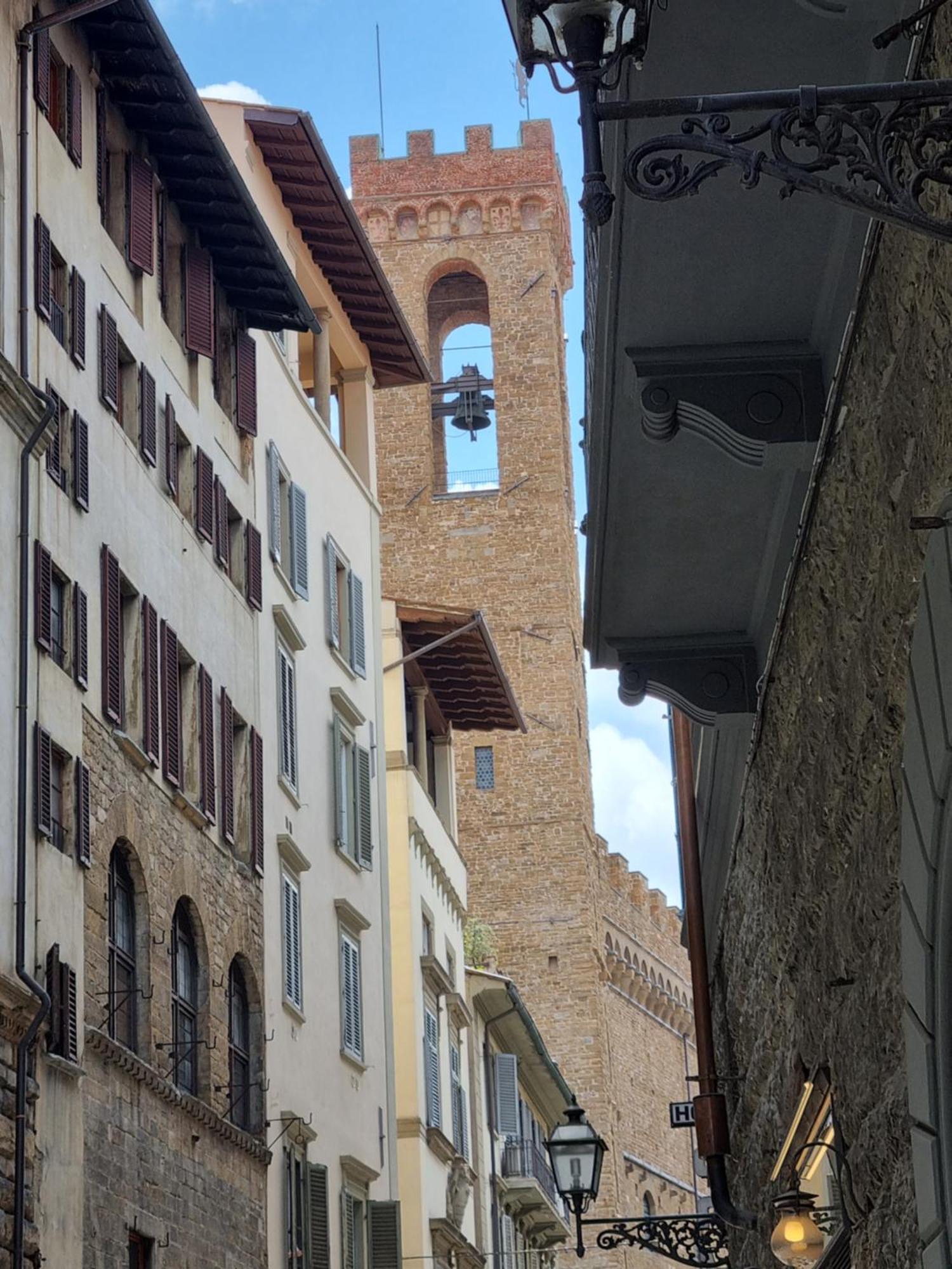 La Sede Dell'Arte Monolocale Studio E Camere In Torre Medievale Vicino A Duomo E Piazza Signoria Florença Exterior foto
